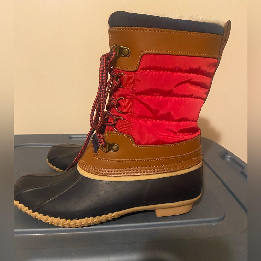 Size 7 Land’s End Shearling lined duck boots